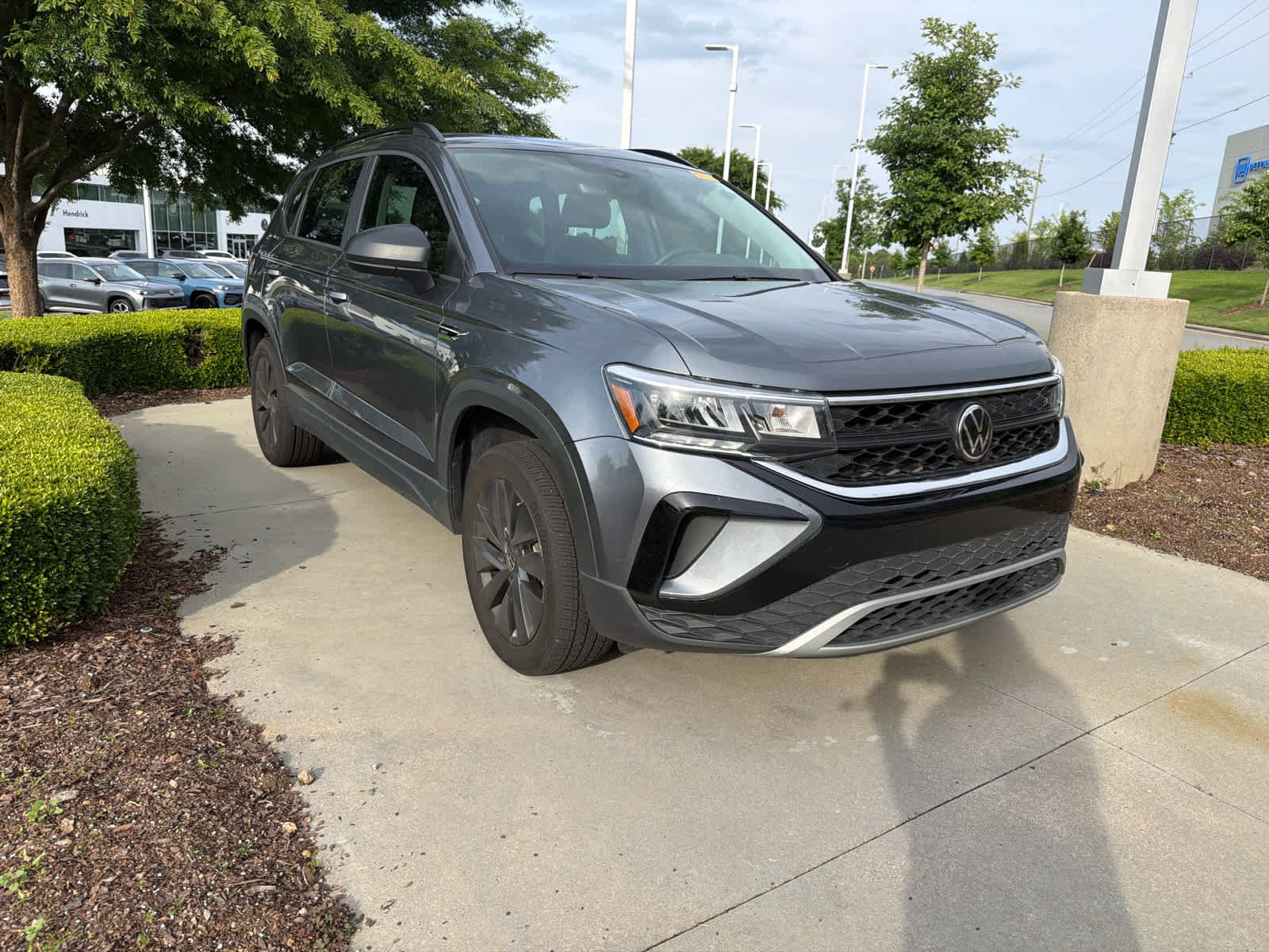 2023 Volkswagen Taos 1.5T S photo 2