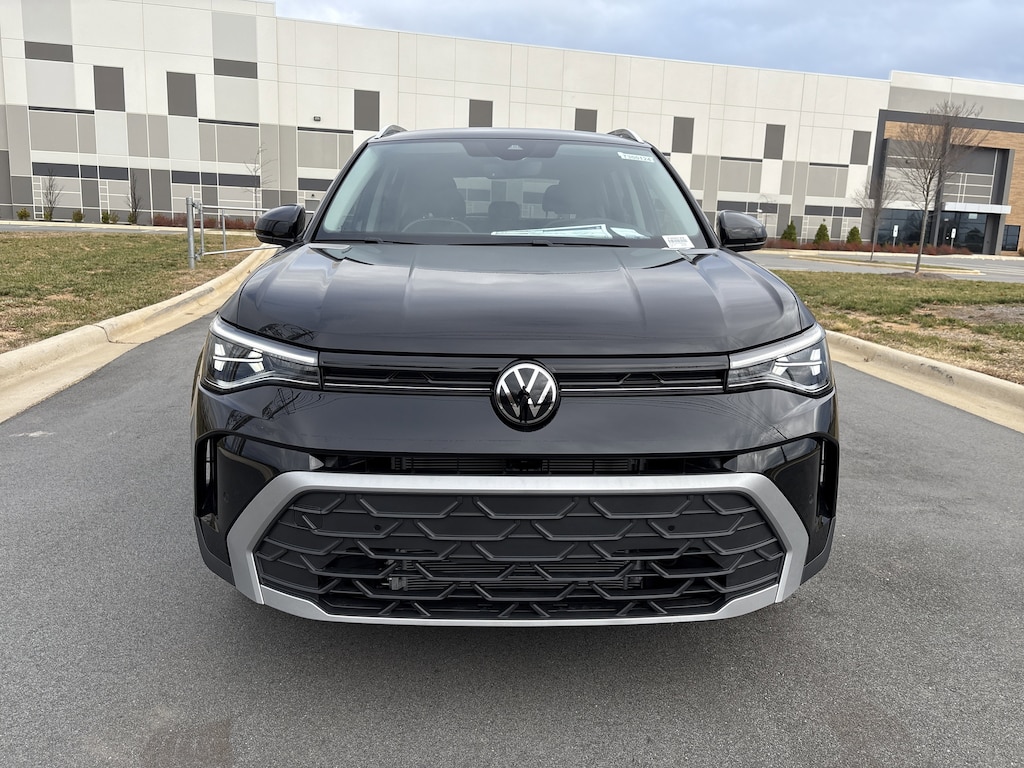 New 2026 Volkswagen Taos 1.5T SE SUV