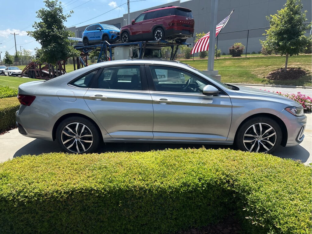 Used 2026 Volkswagen Jetta 1.5T SE Sedan