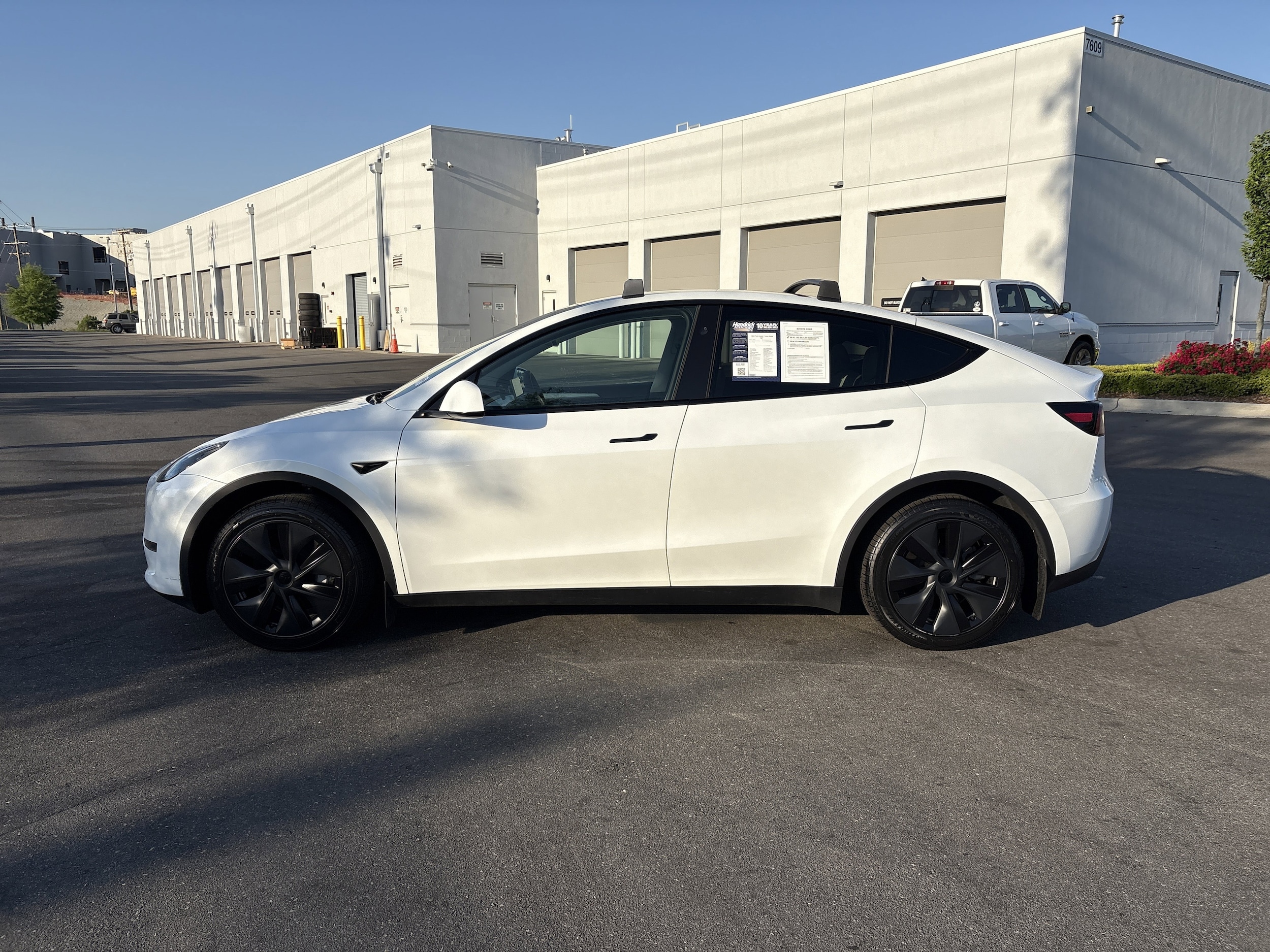 2024 Tesla Model Y Long Range photo 4