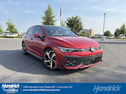 2025 Volkswagen Golf GTI 2.0T SE Hatchback