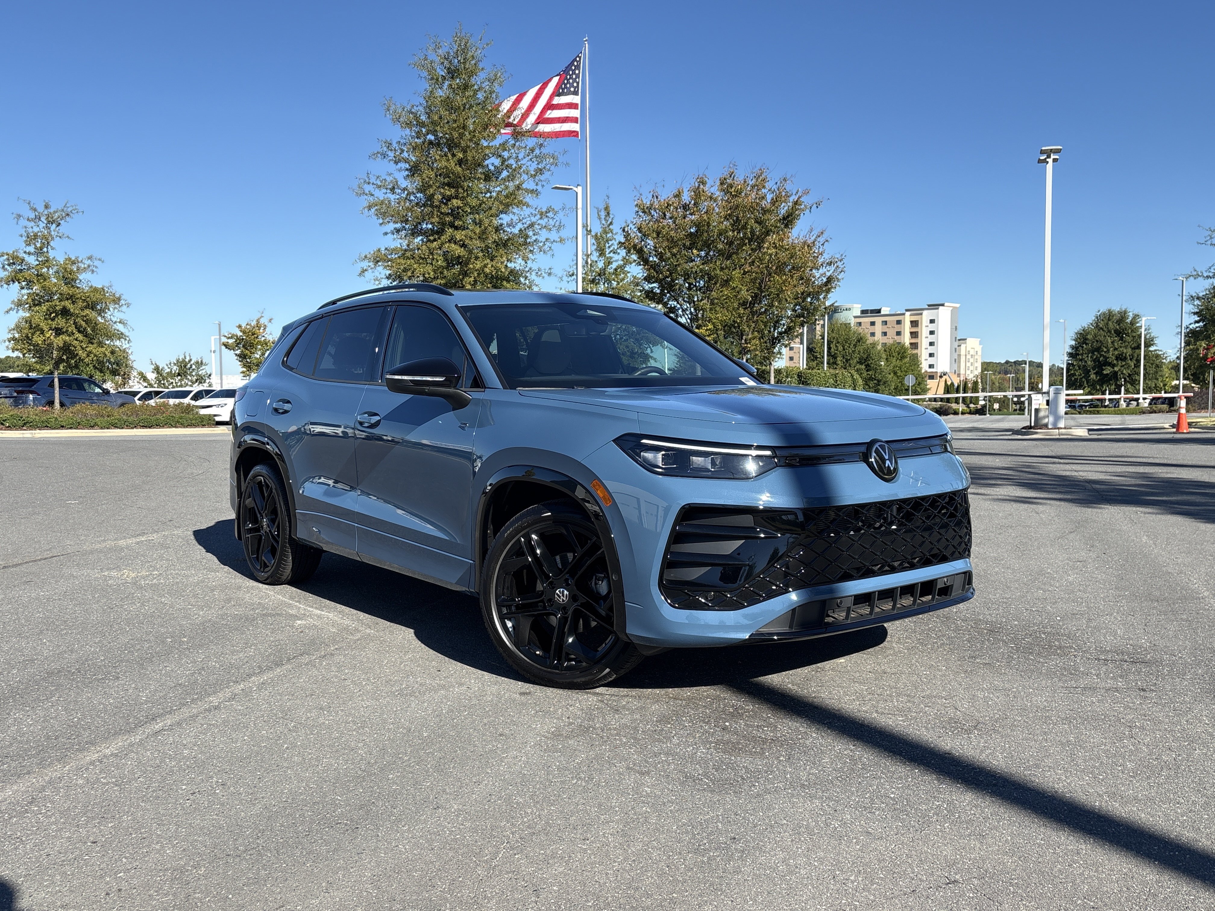 2026 Volkswagen Tiguan SE R-Line Black SUV