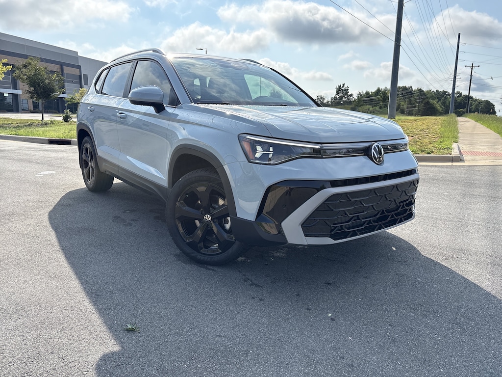 New 2026 Volkswagen Taos 1.5T SEL SUV