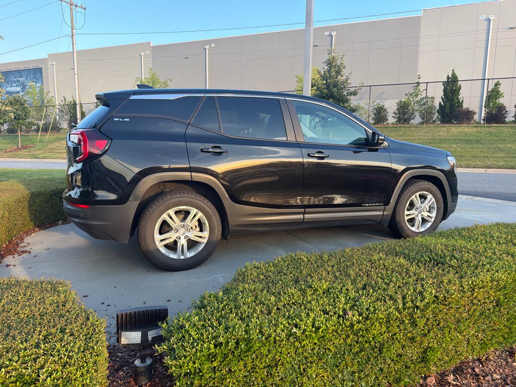 Used 2022 GMC Terrain SLE SUV