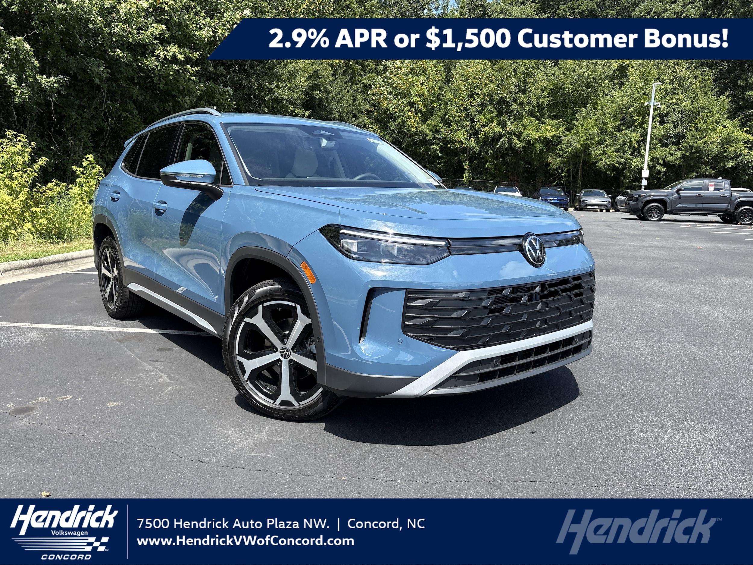 2025 Volkswagen Tiguan SE's photo