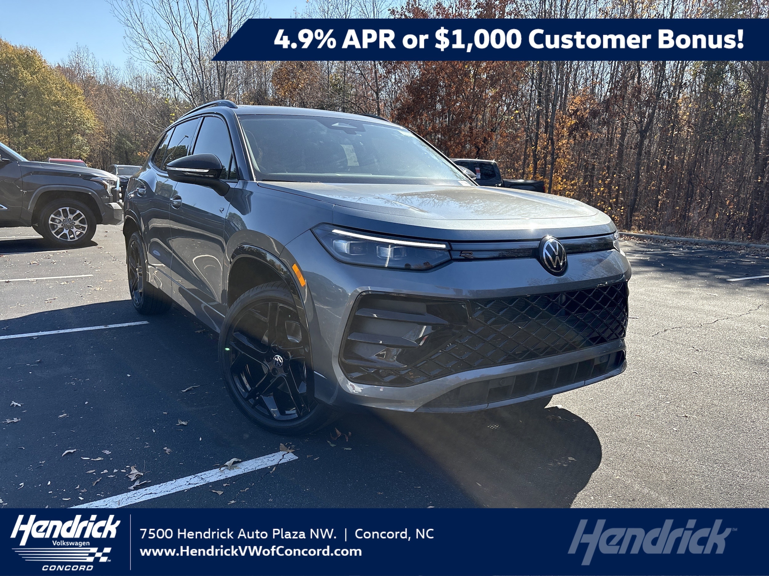 2026 Volkswagen Tiguan SE R-LINE BLACK's photo