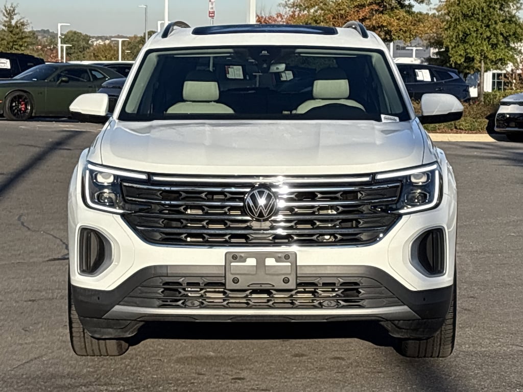 Certified 2025 Volkswagen Atlas 2.0T SE w/Technology SUV