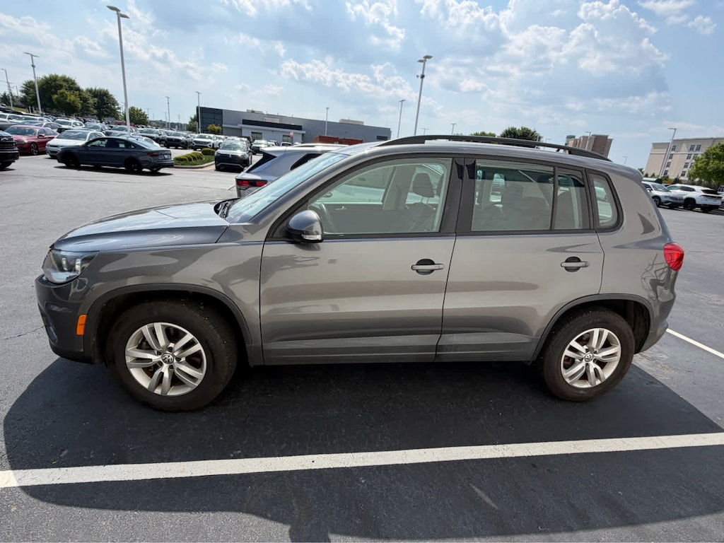 Used 2016 Volkswagen Tiguan 2.0T R-Line Automatic with 4MOTION SUV