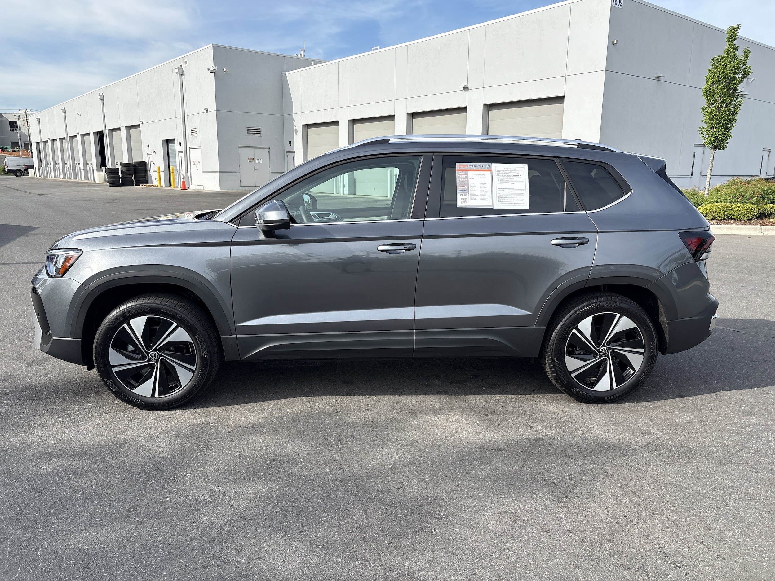 2025 Volkswagen Taos 1.5T SE photo 5