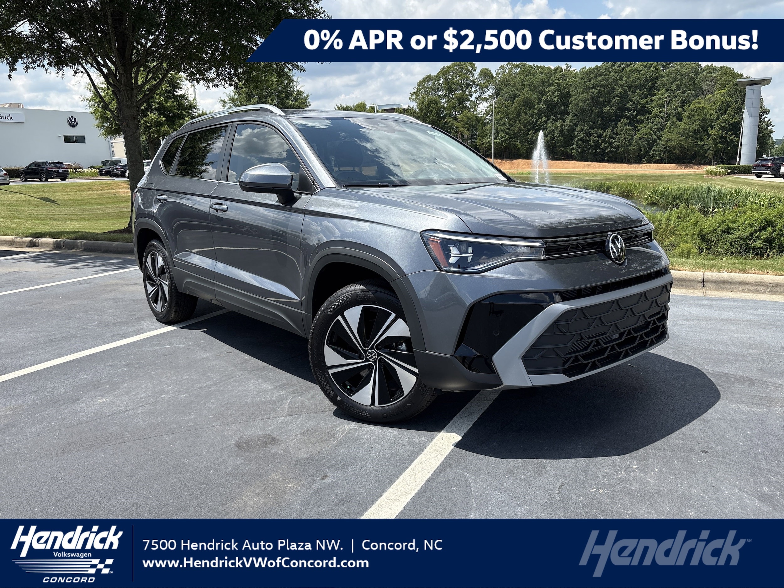 2025 Volkswagen Taos SE's photo