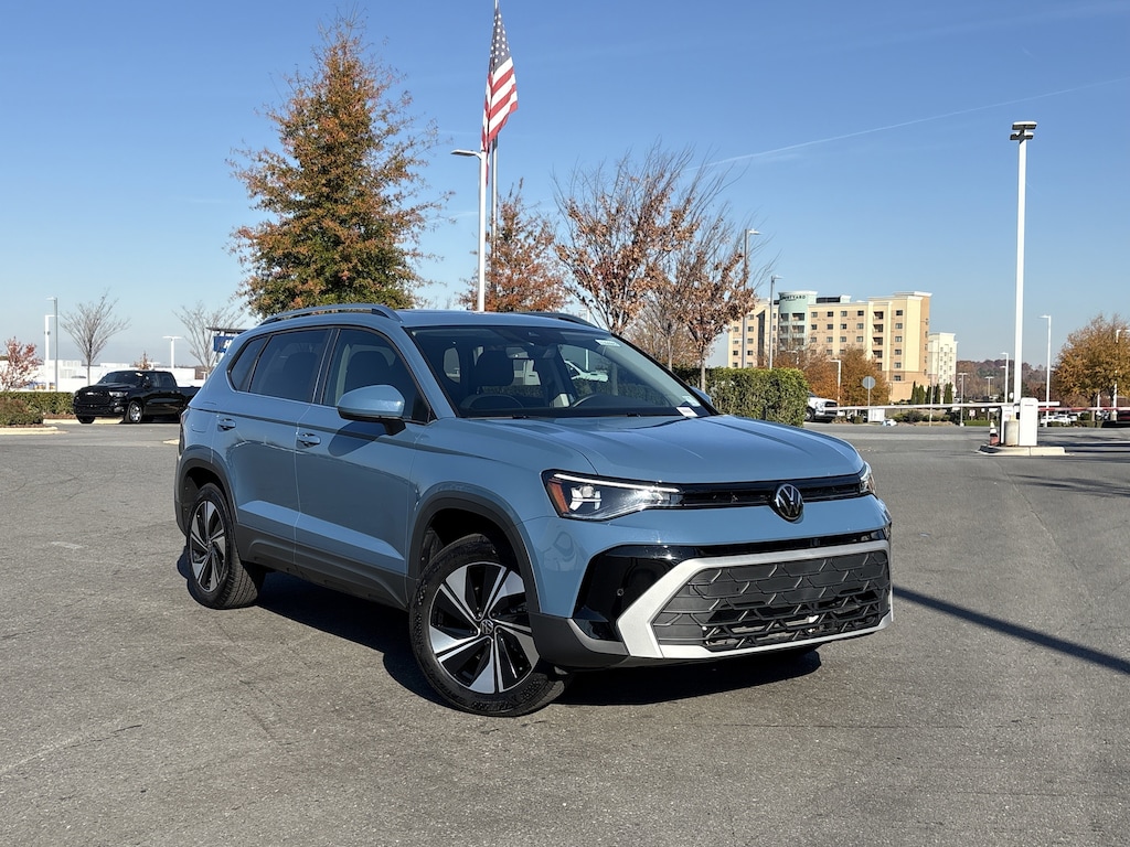 Certified 2025 Volkswagen Taos 1.5T SE SUV