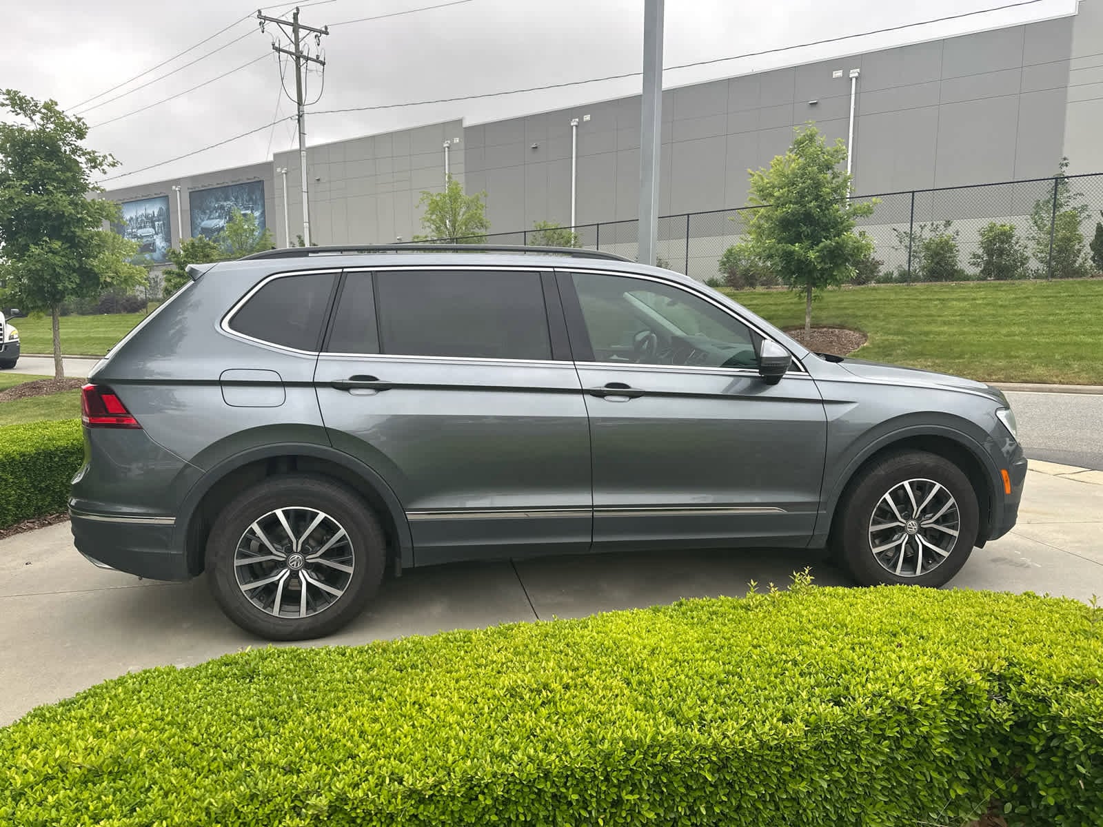 2020 Volkswagen Tiguan 2.0T SE photo 6