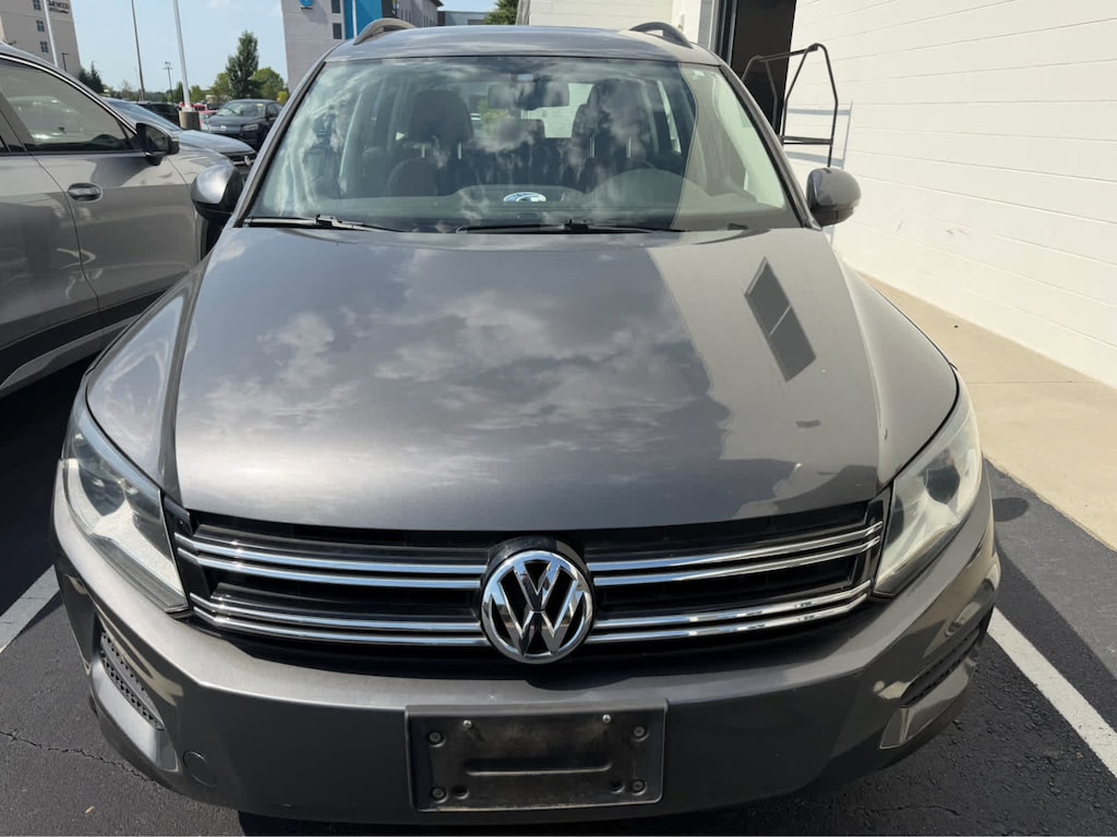 Used 2016 Volkswagen Tiguan 2.0T R-Line Automatic with 4MOTION SUV