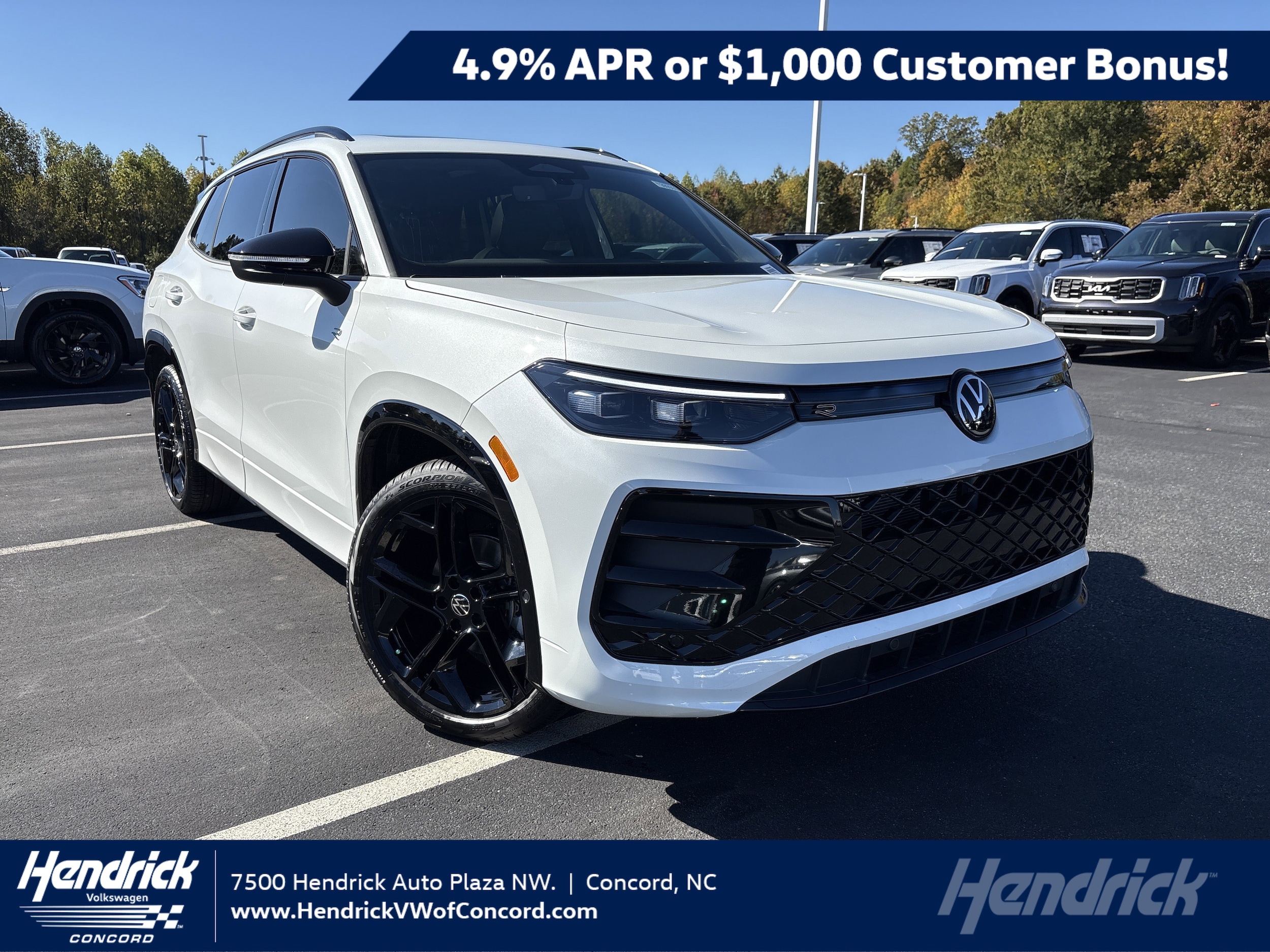 2026 Volkswagen Tiguan SE R-LINE BLACK's photo