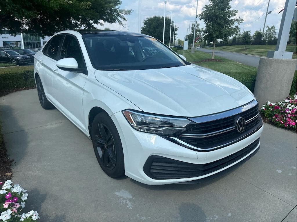 Used 2024 Volkswagen Jetta 1.5T SE Sedan