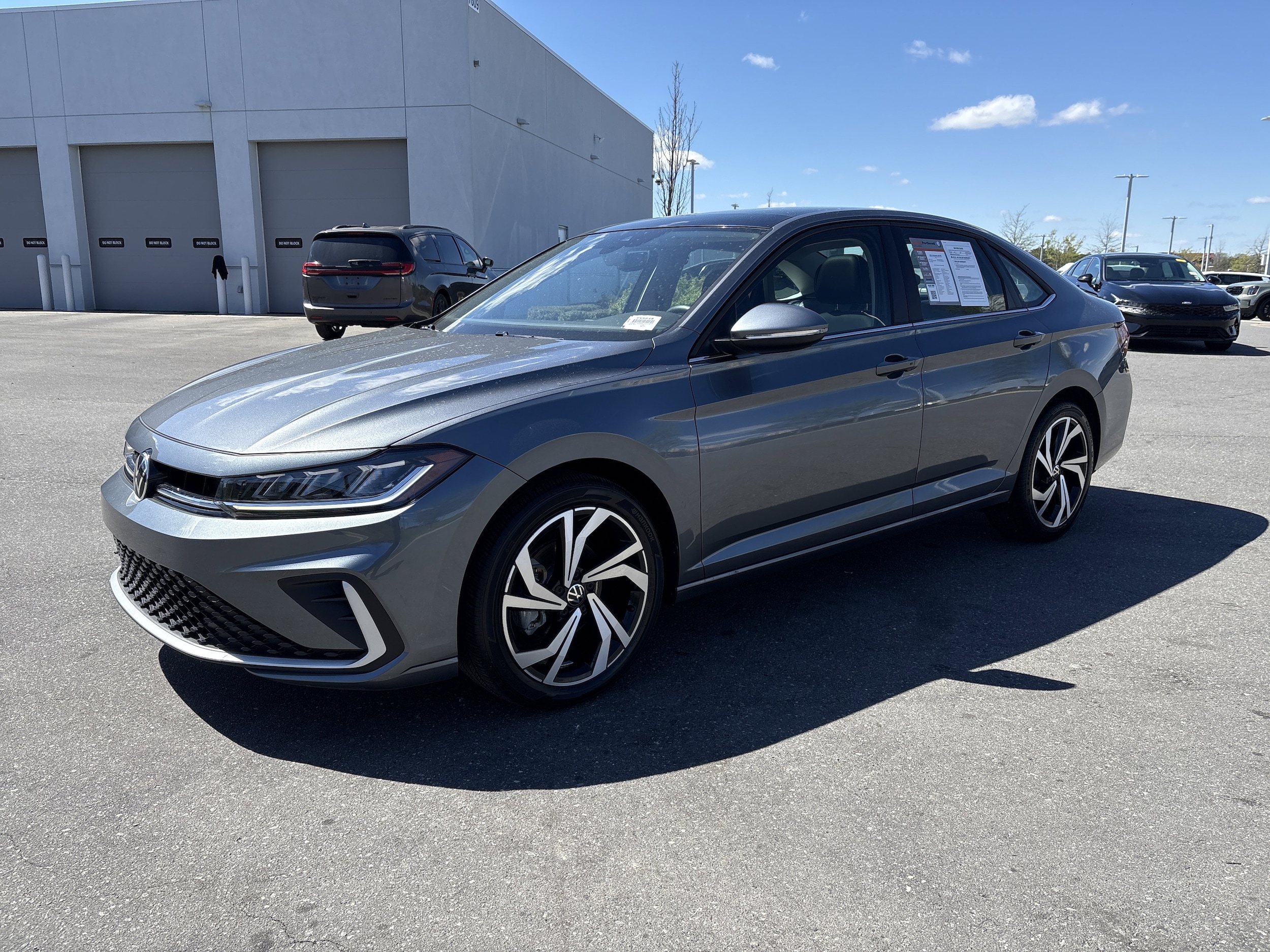 2025 Volkswagen Jetta 1.5T SEL photo 4