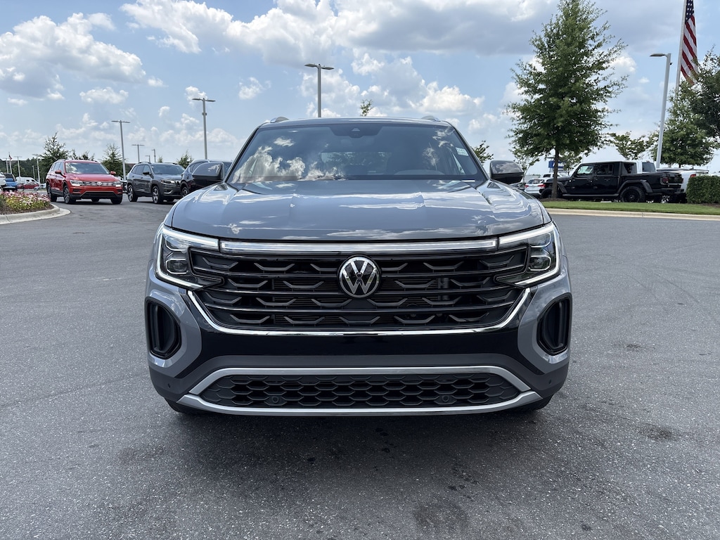 Certified 2025 Volkswagen Atlas Cross Sport 2.0T SE w/Technology SUV