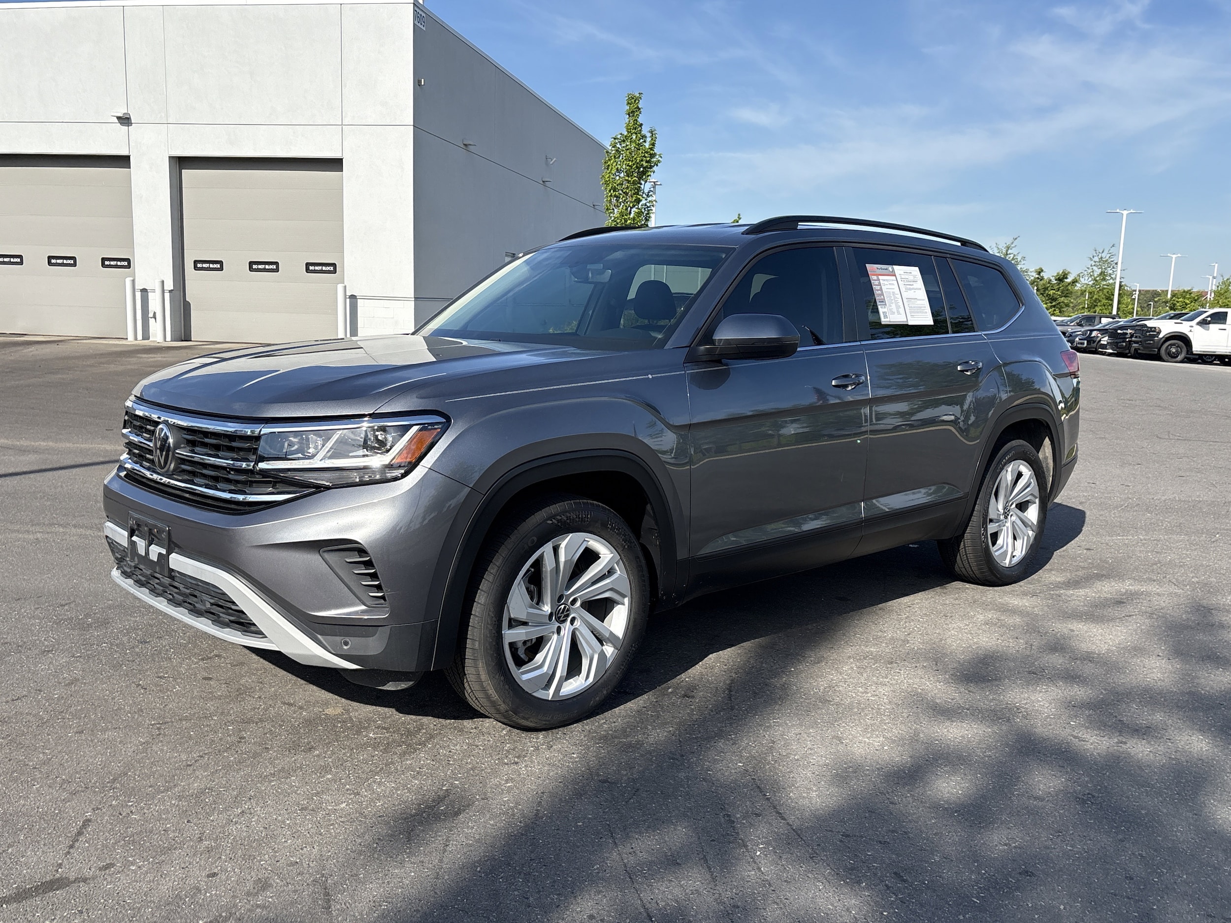 2023 Volkswagen Atlas 2.0T SE w/Technology photo 4