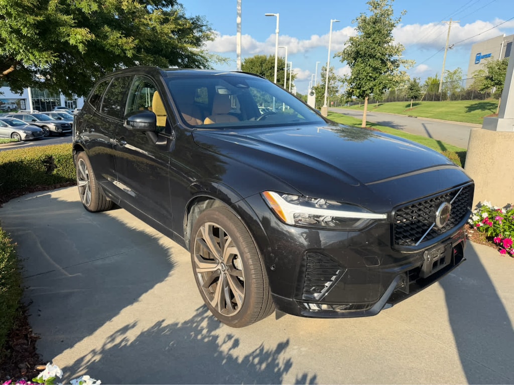 Used 2025 Volvo XC60 B5 Ultra SUV
