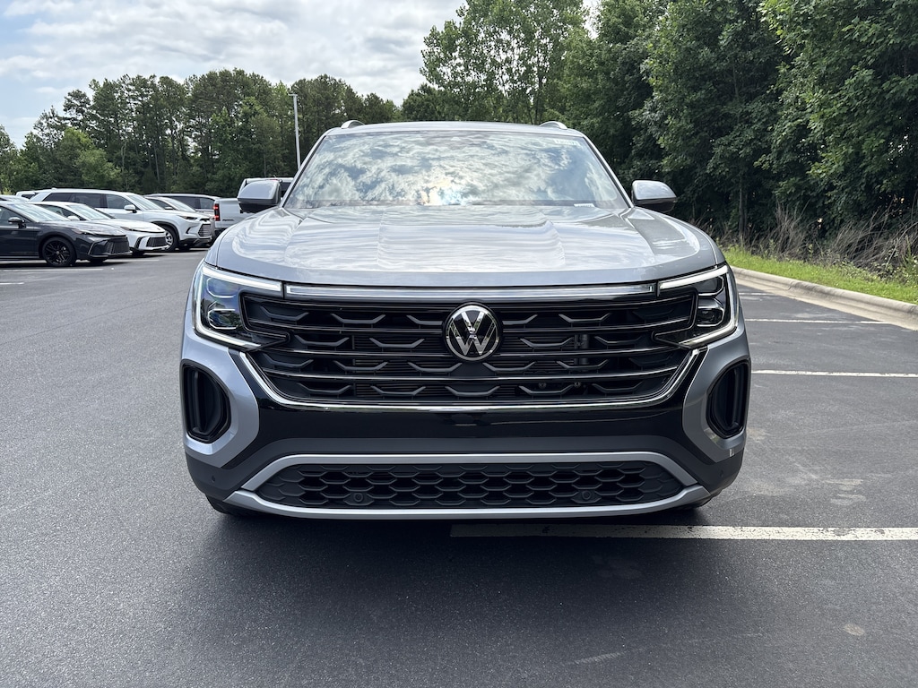 New 2026 Volkswagen Atlas Cross Sport 2.0T SE w/Technology SUV