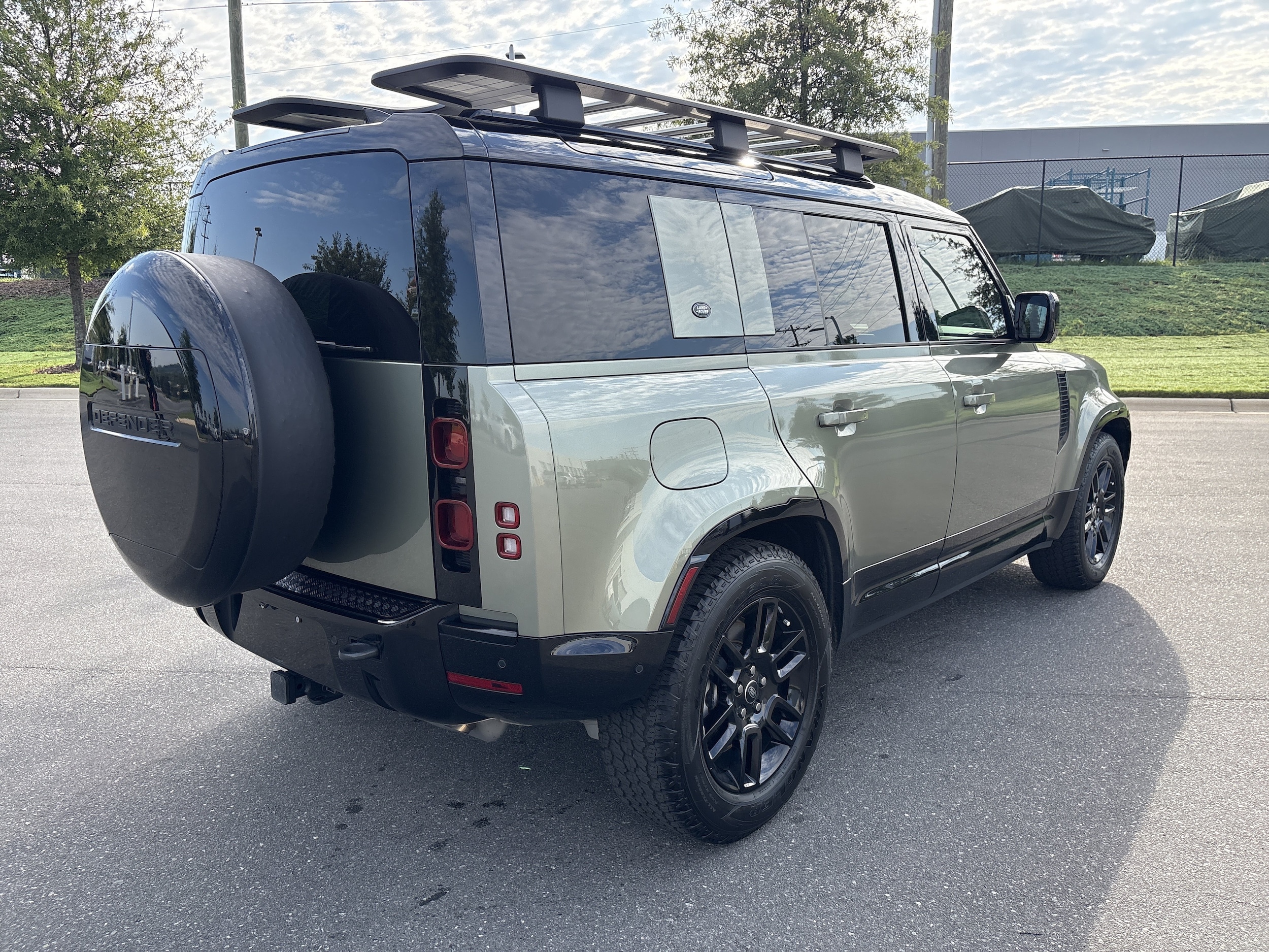 2024 Land Rover Defender 110 X-Dynamic SE