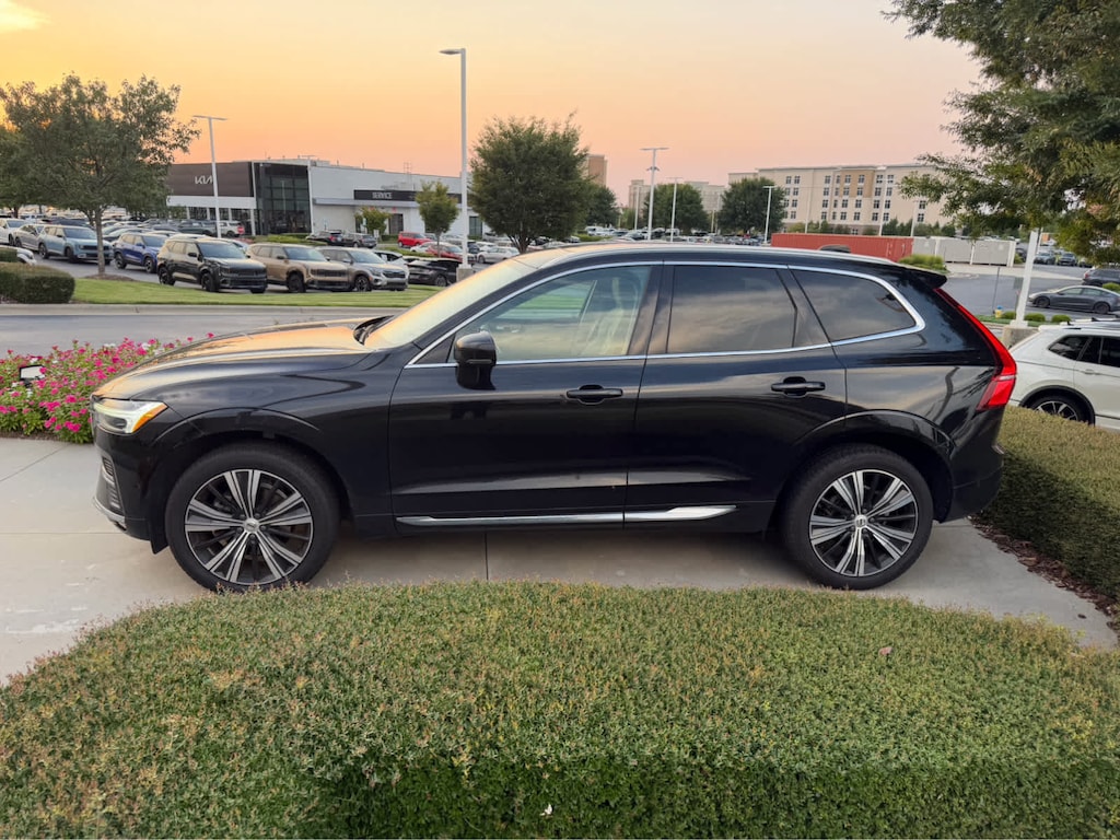Used 2022 Volvo XC60 B5 FWD Inscription SUV