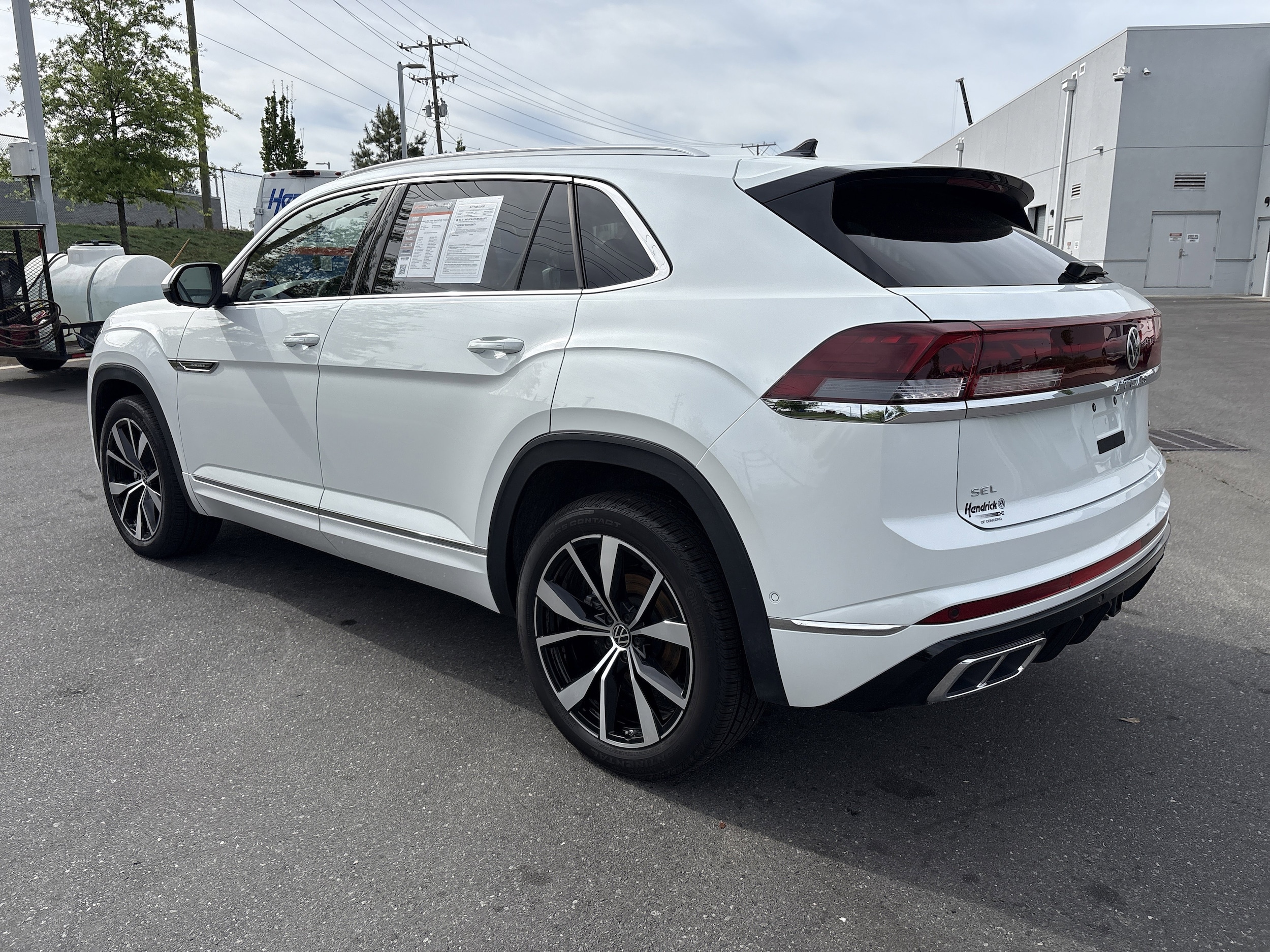 2026 Volkswagen Atlas Cross Sport 2.0T SEL Premium R-Line photo 5