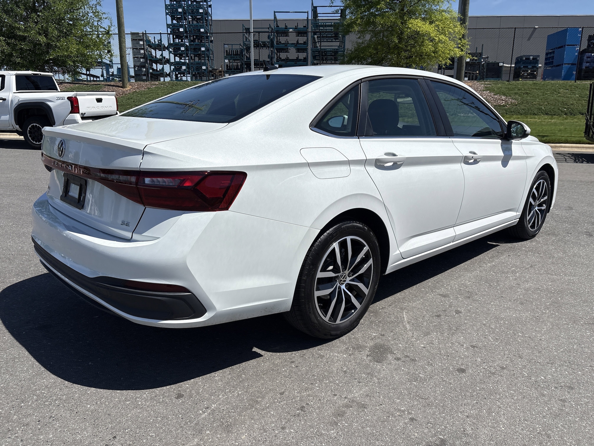 2025 Volkswagen Jetta 1.5T SE photo 3