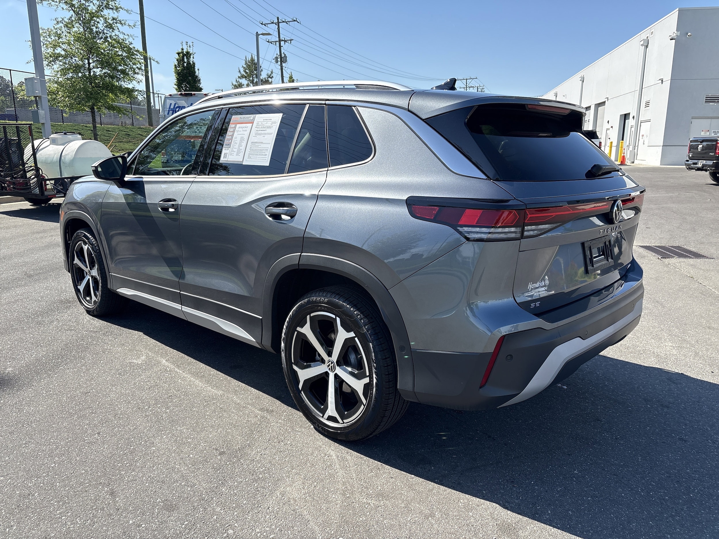 2025 Volkswagen Tiguan 2.0T SE photo 6