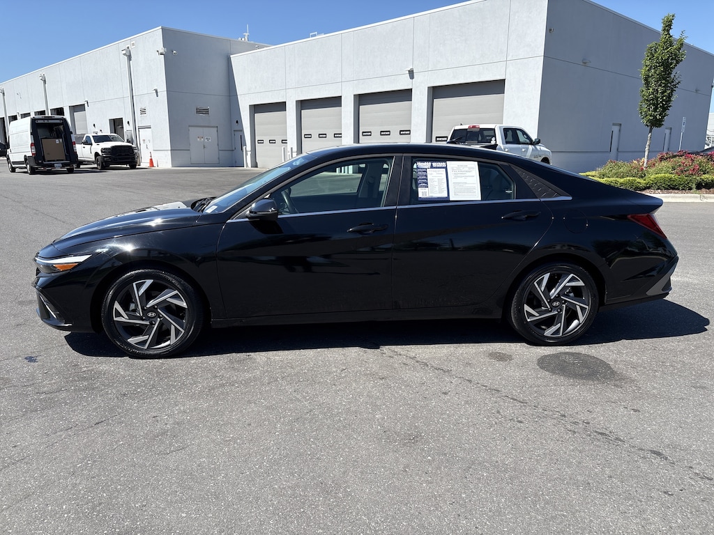 Used 2025 Hyundai Elantra Hybrid Limited Sedan