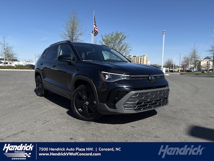 2025 Volkswagen Taos 1.5T SE Black SUV