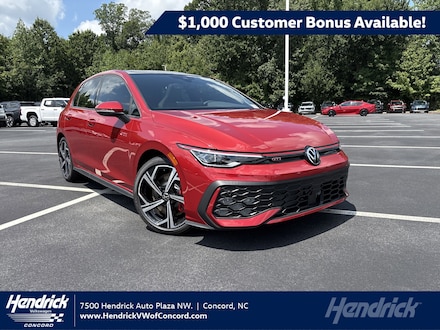 2025 Volkswagen Golf GTI 2.0T SE Hatchback