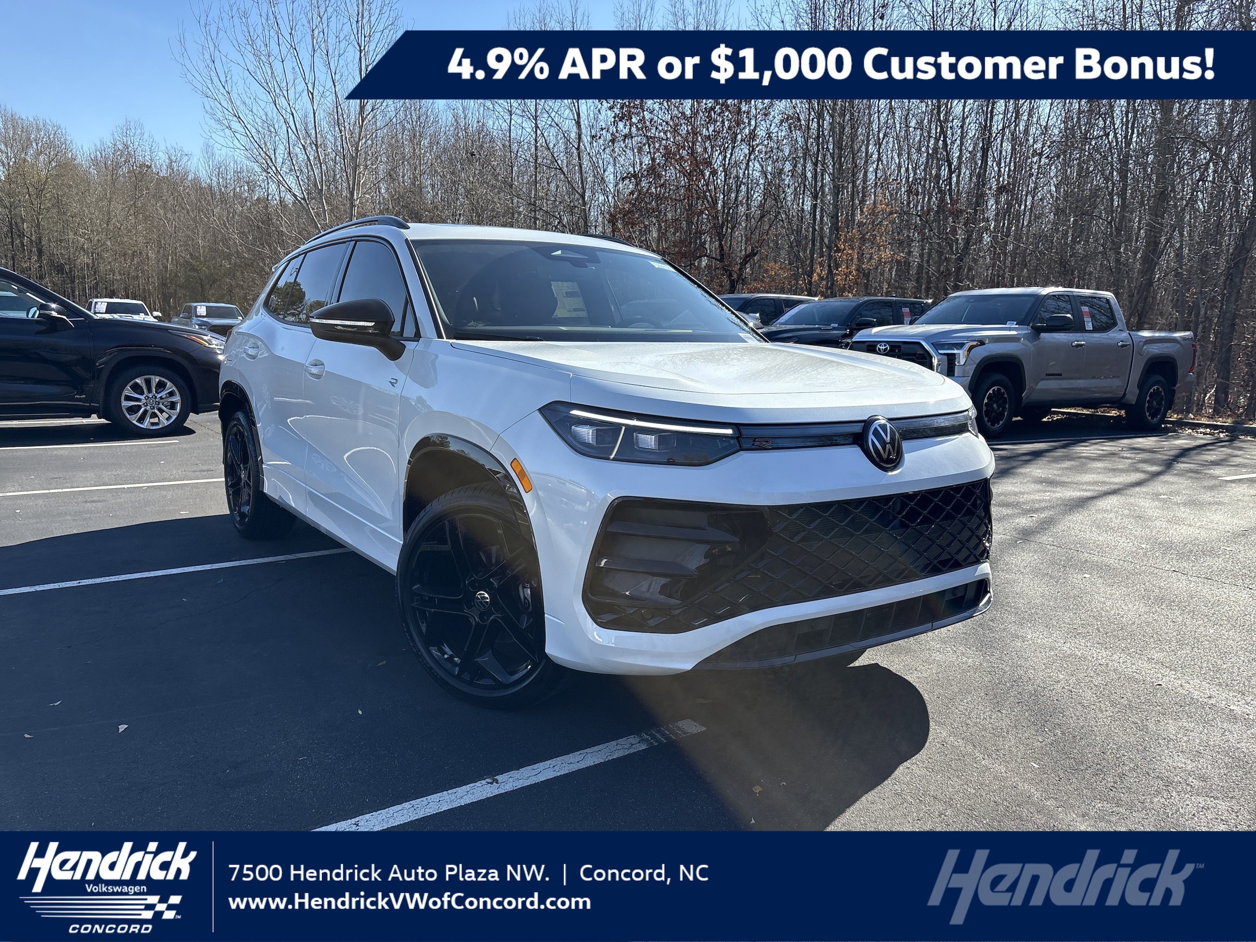 2026 Volkswagen Tiguan SE R-LINE BLACK's photo