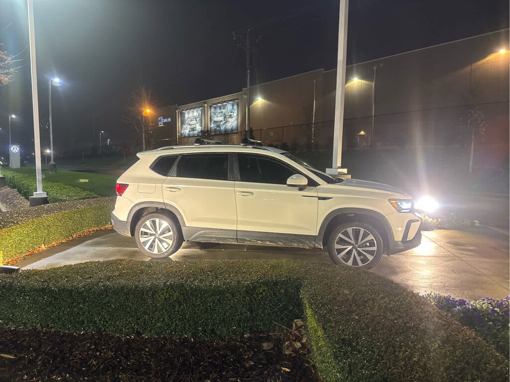 Used 2022 Volkswagen Taos 1.5T SE 4MOTION SUV