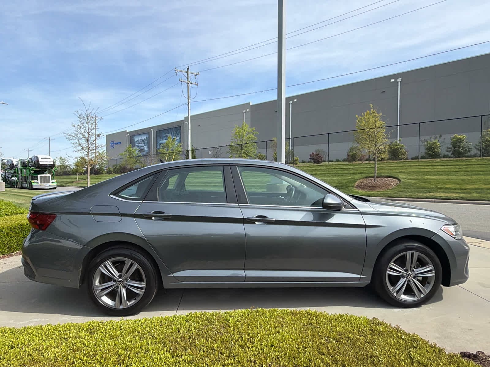 2023 Volkswagen Jetta 1.5T SE photo 3