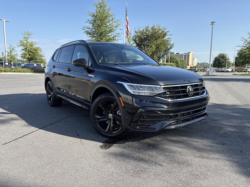 Certified 2023 Volkswagen Tiguan 2.0T SE R-Line Black SUV