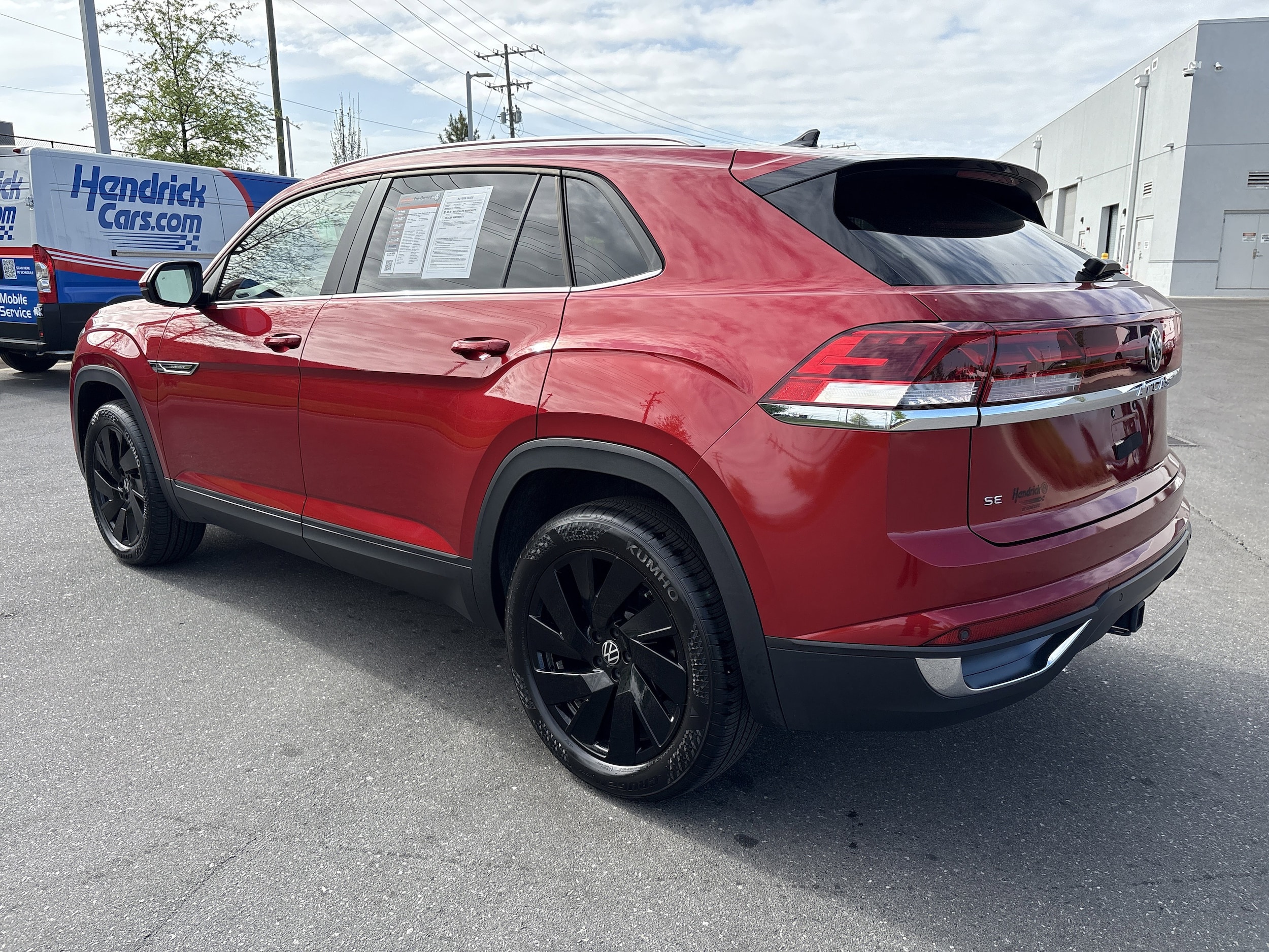 2024 Volkswagen Atlas Cross Sport 2.0T SE w/Technology photo 6