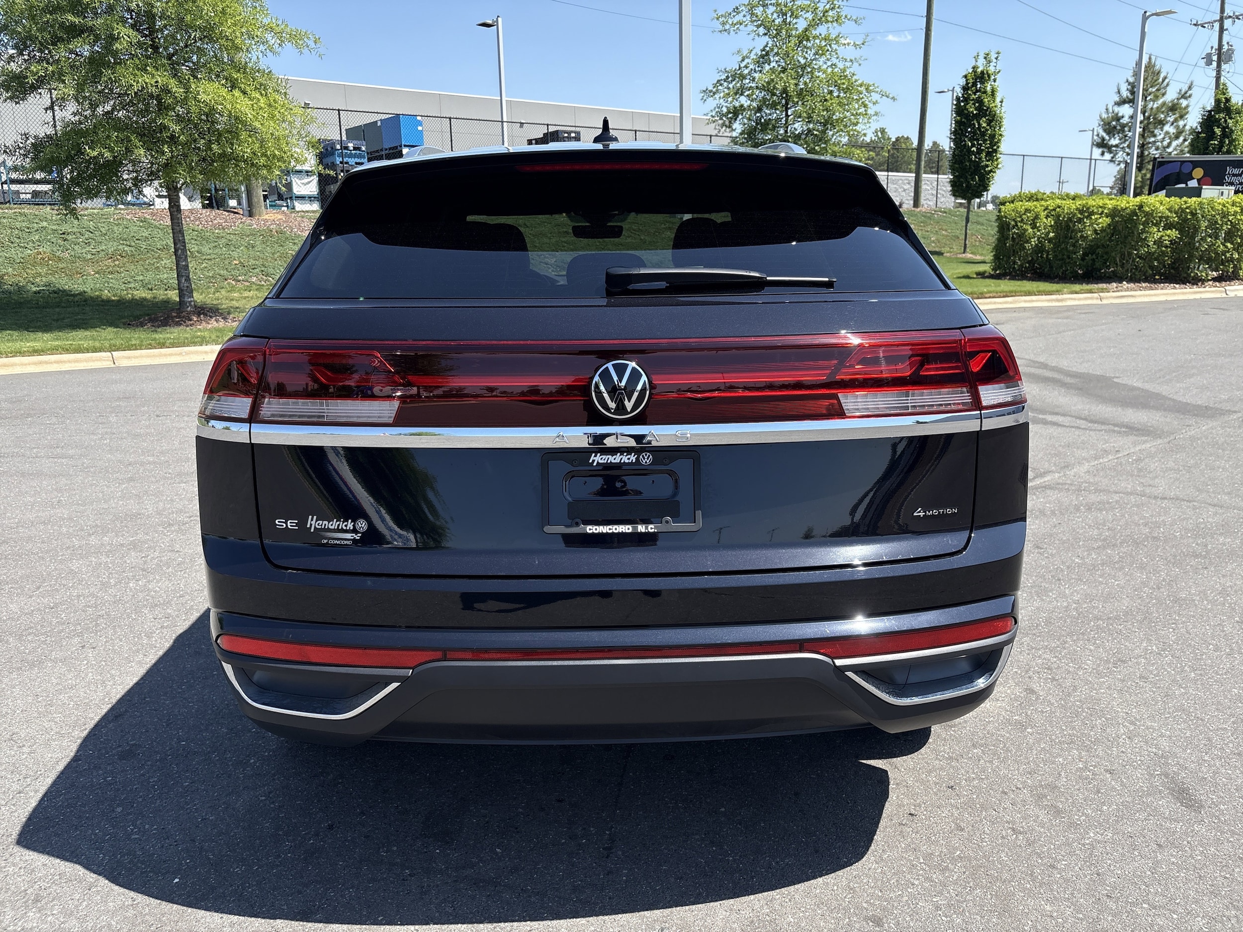 2026 Volkswagen Atlas Cross Sport 2.0T SE photo 6