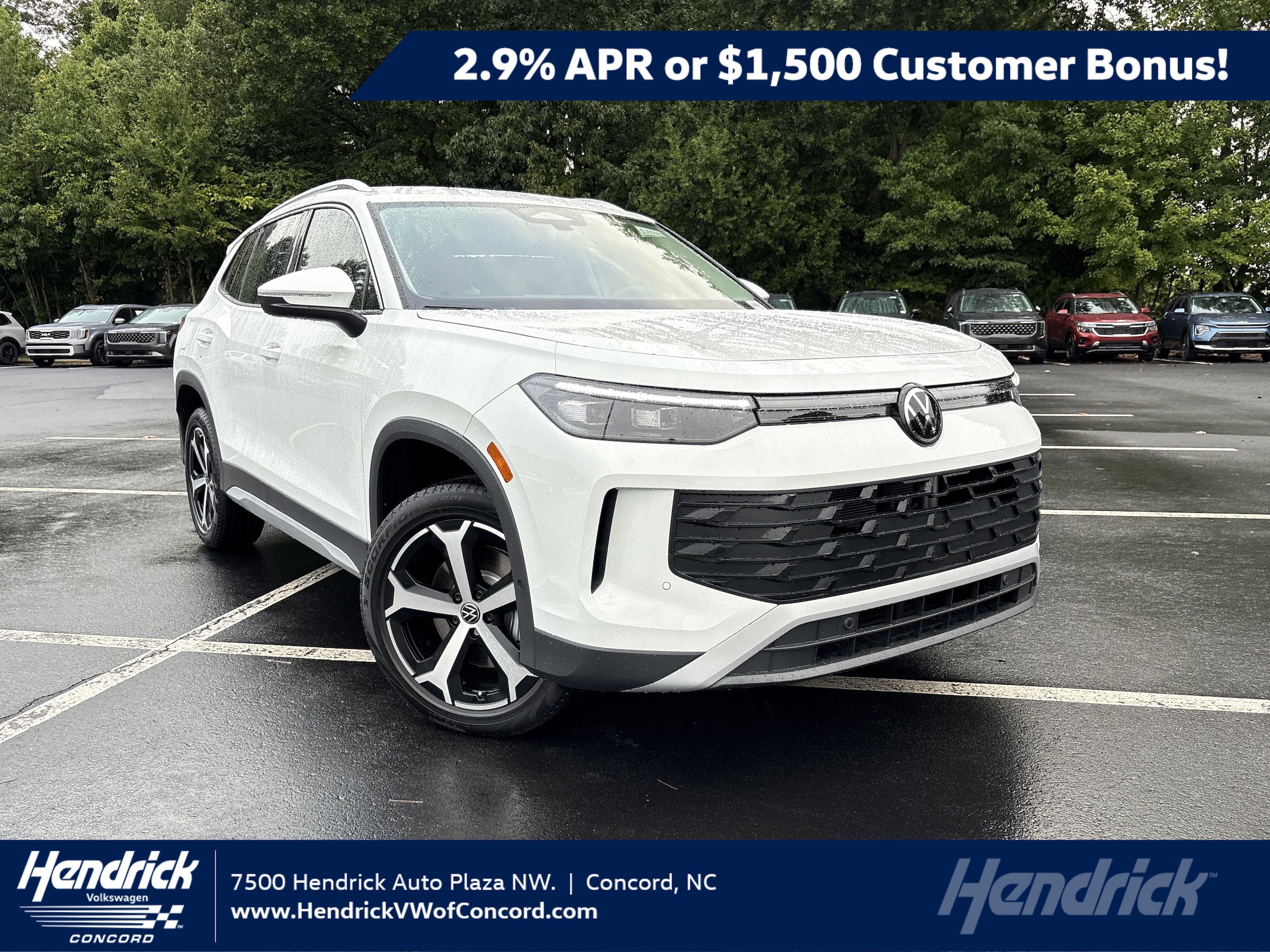 2025 Volkswagen Tiguan SE's photo