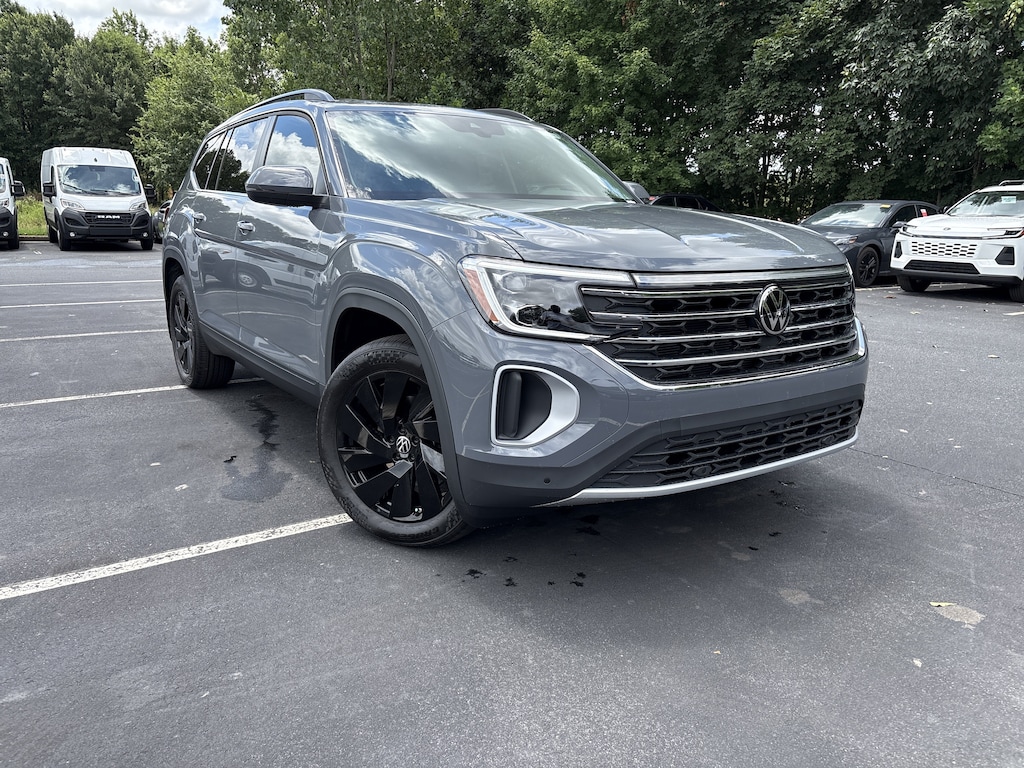 New 2026 Volkswagen Atlas SE w/Technology SUV
