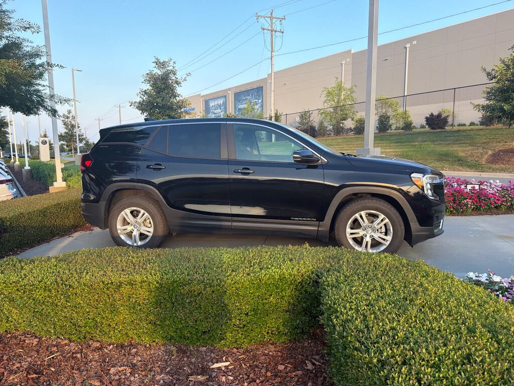 Used 2022 GMC Terrain SLE SUV