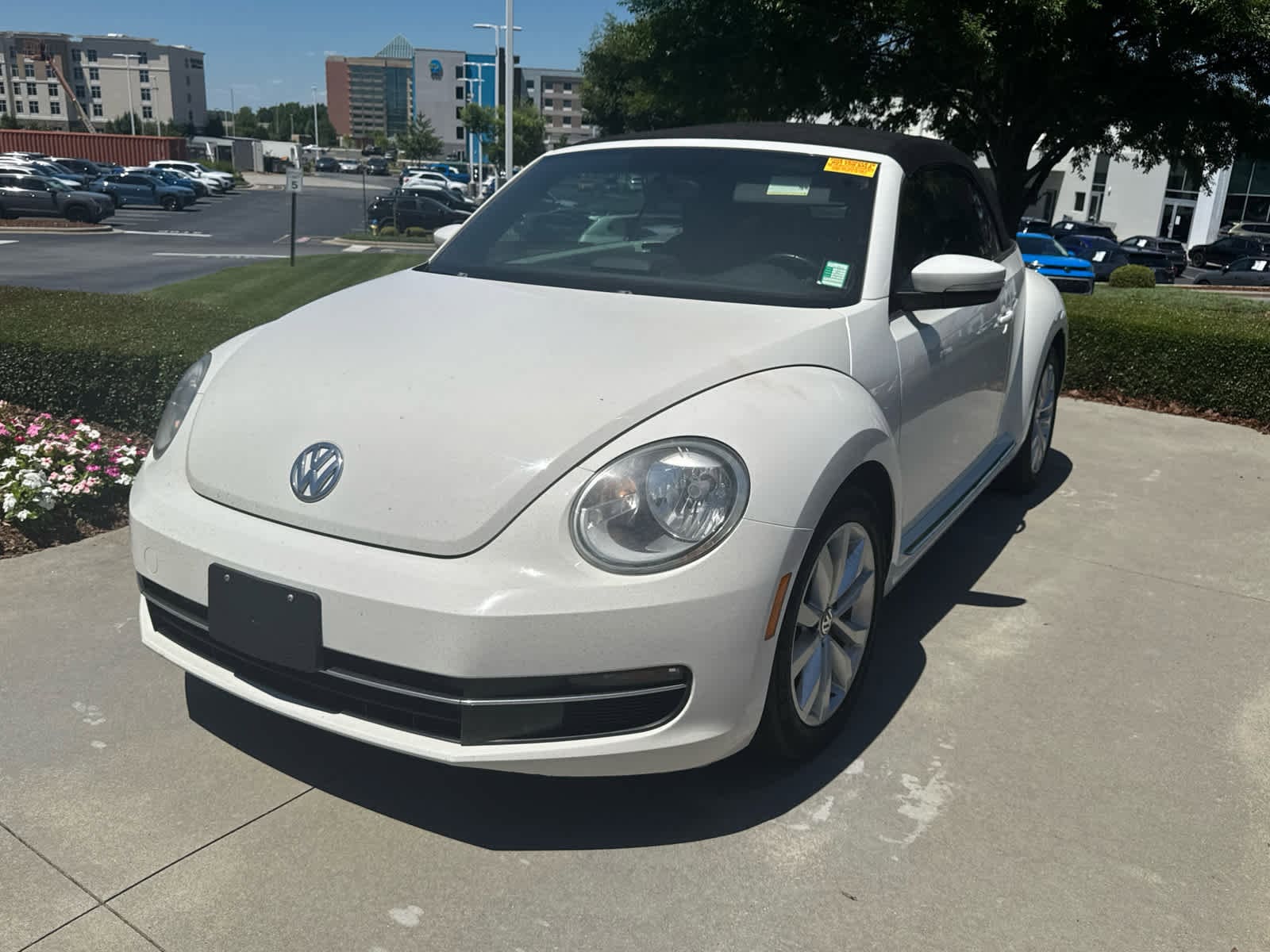 Volkswagen Beetle 2.0L TDI W/Sound/Navigation