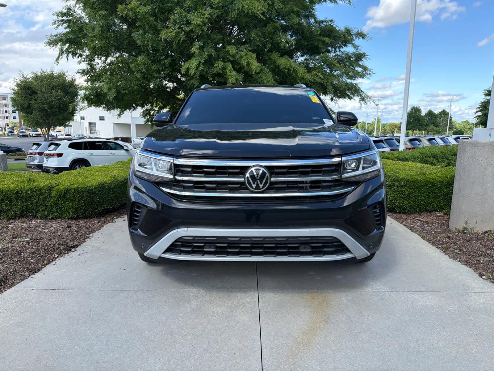 2022 Volkswagen Atlas Cross Sport 3.6L V6 SEL photo 3