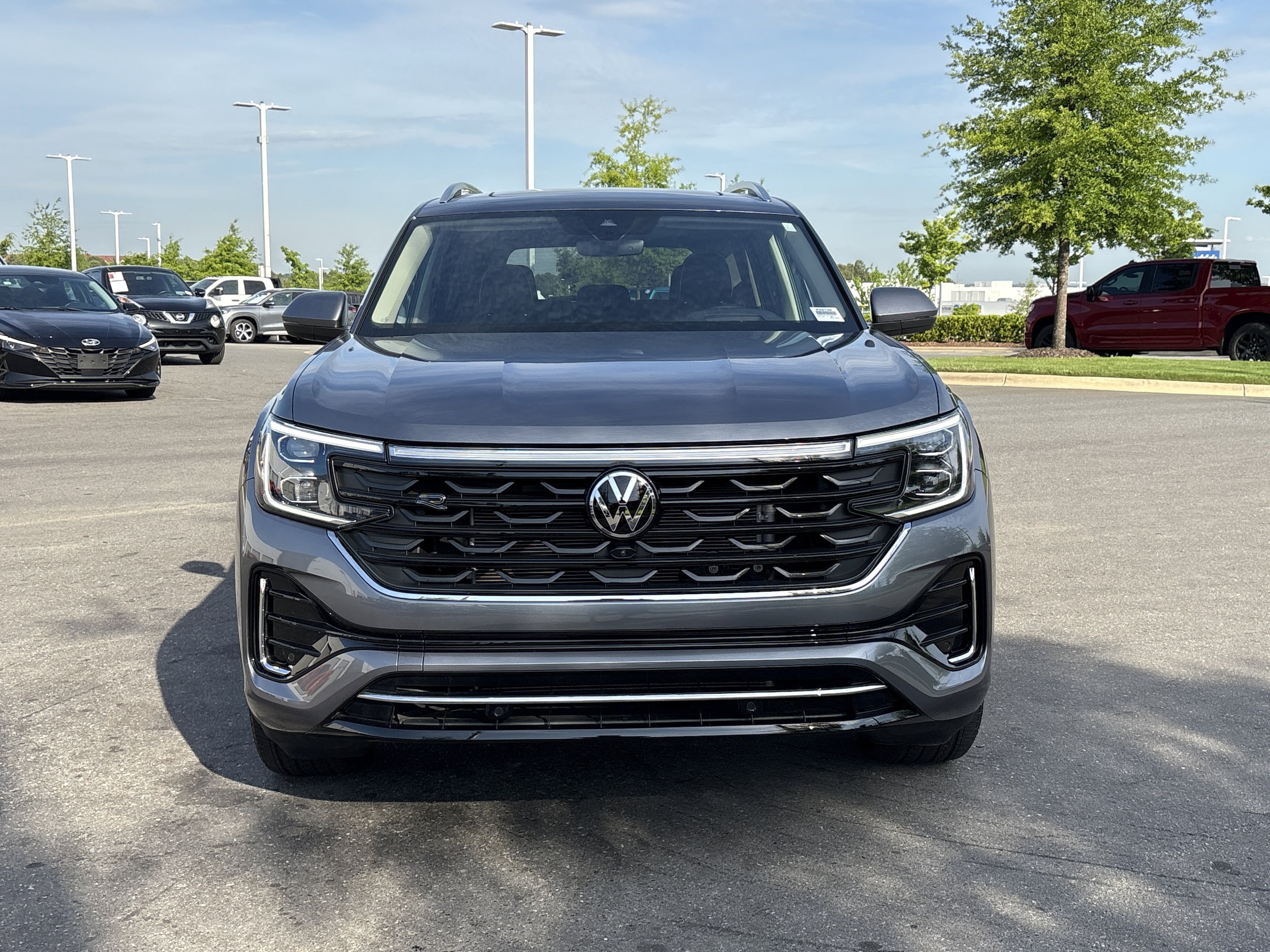 2025 Volkswagen Atlas 2.0T SEL Premium R-Line photo 2