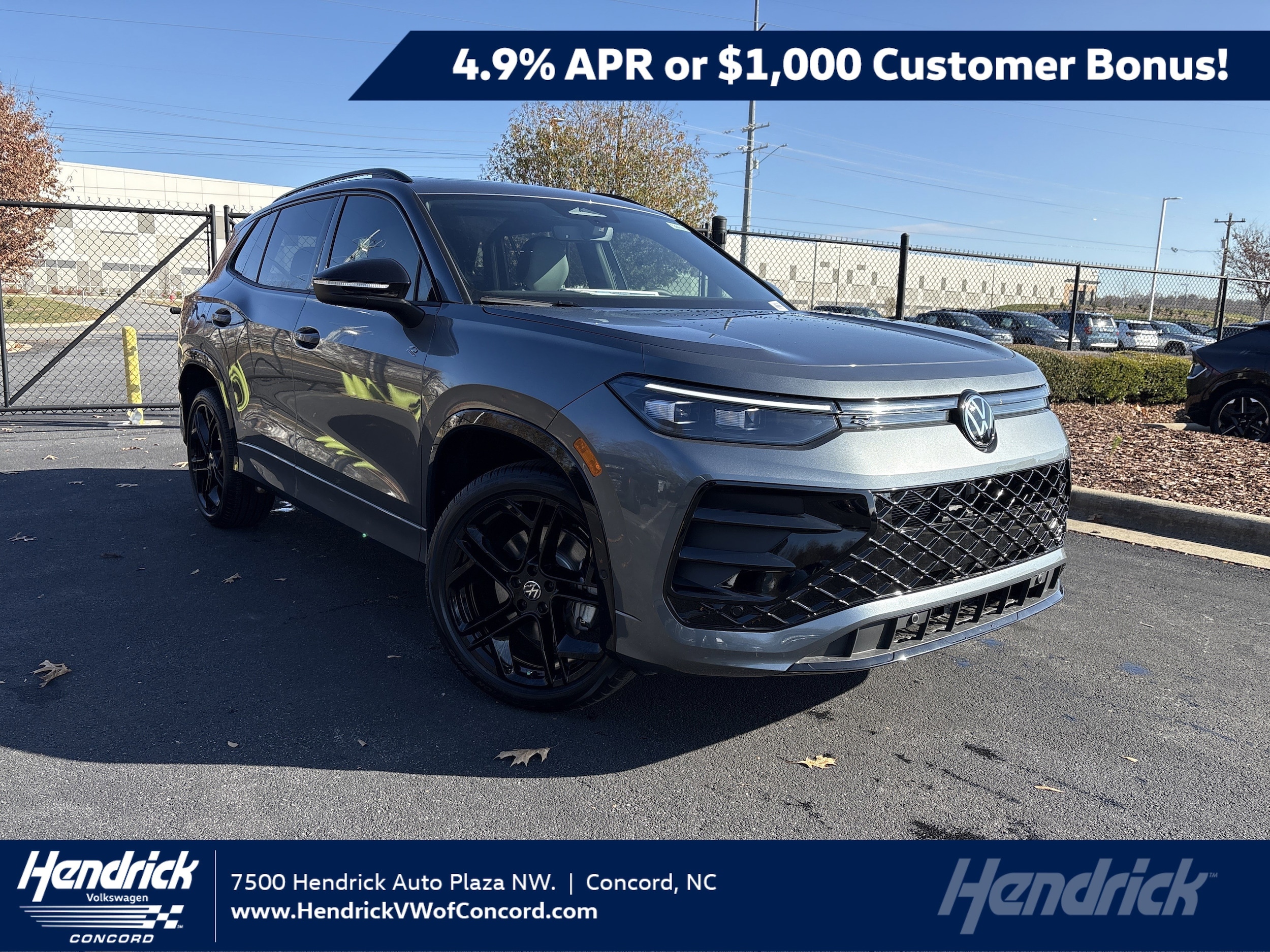 2026 Volkswagen Tiguan SE R-LINE BLACK's photo