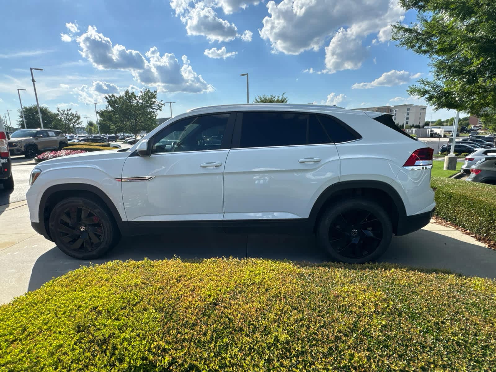 Volkswagen Atlas Cross Sport 2.0T SE W/Technology