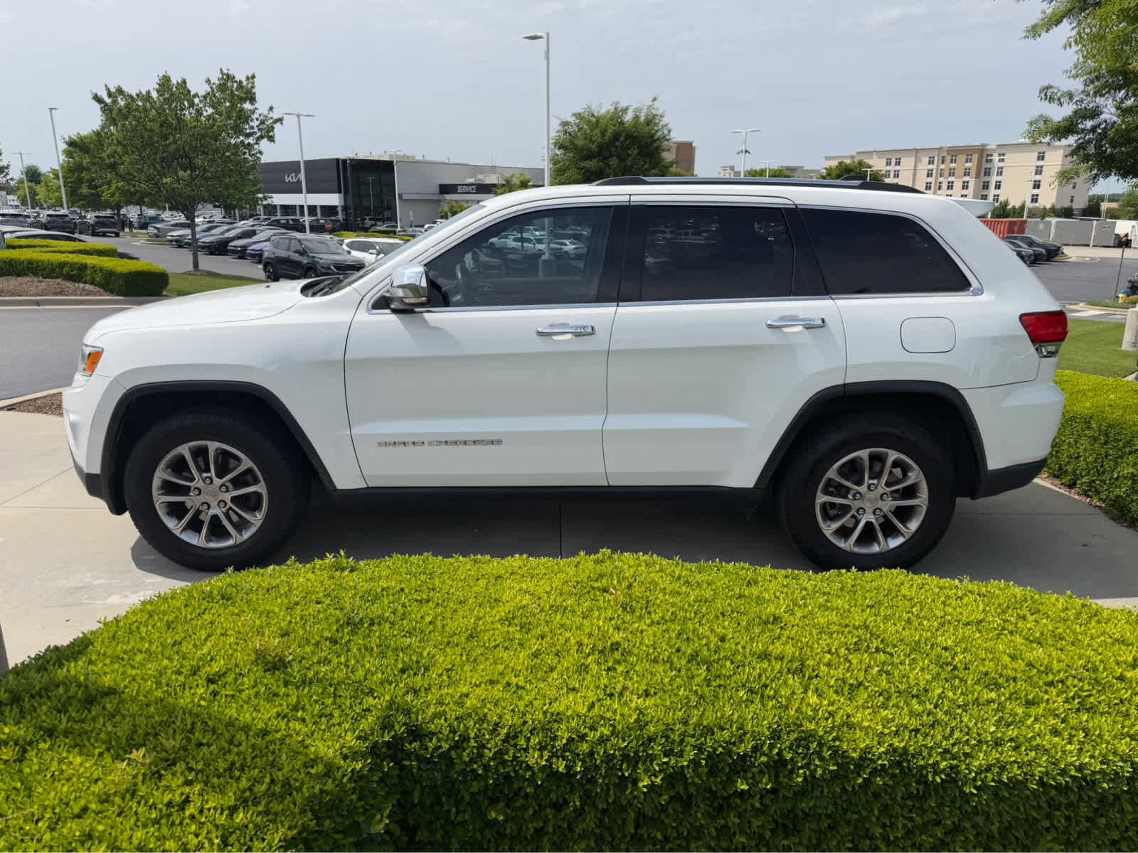 2015 Jeep Grand Cherokee Limited 4x2 photo 6