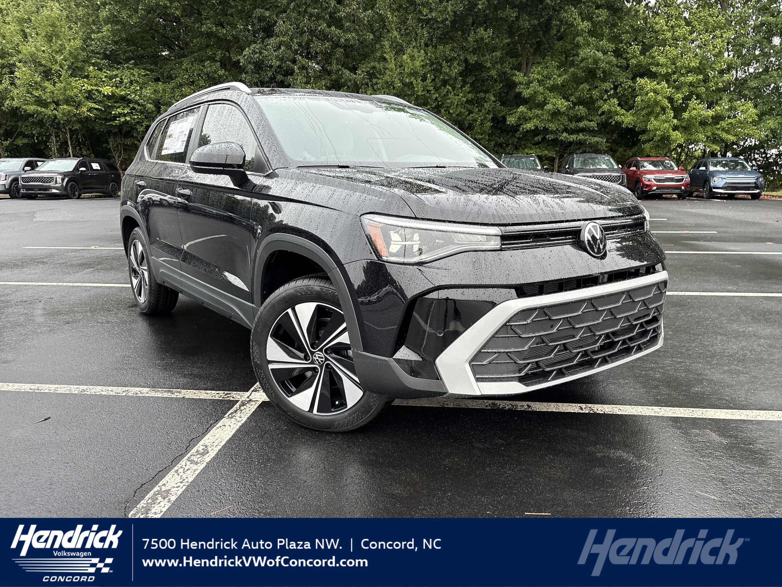 2025 Volkswagen Taos SE's photo