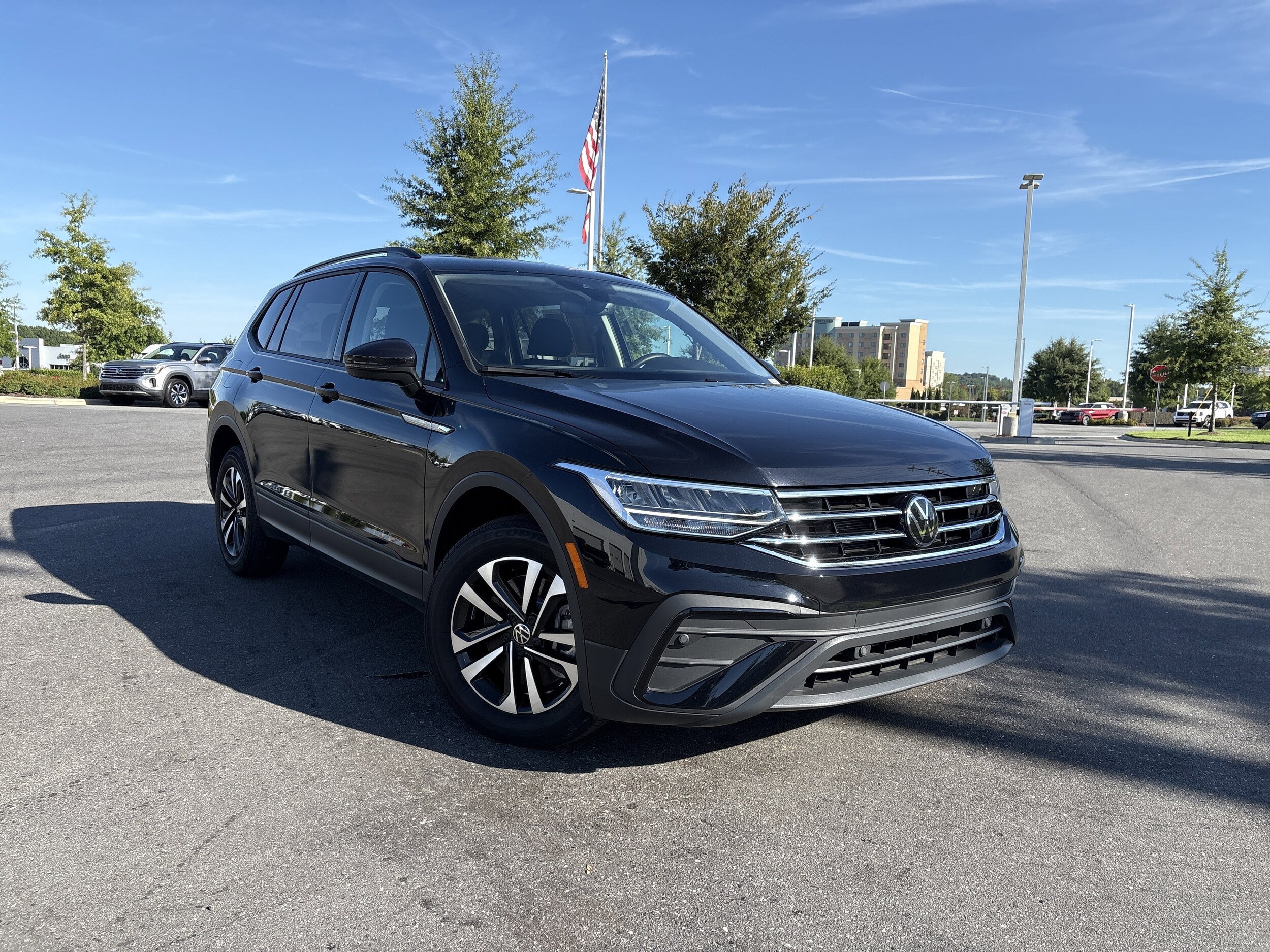 2024 Volkswagen Tiguan S photo 2