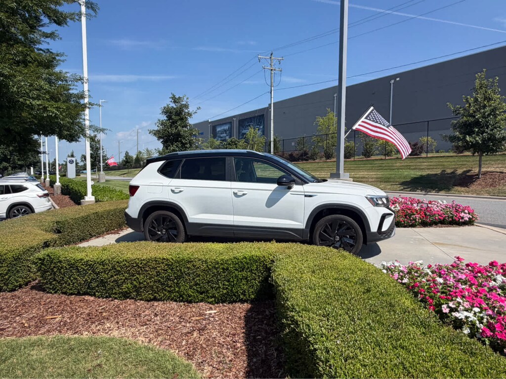 Used 2023 Volkswagen Taos 1.5T SE SUV